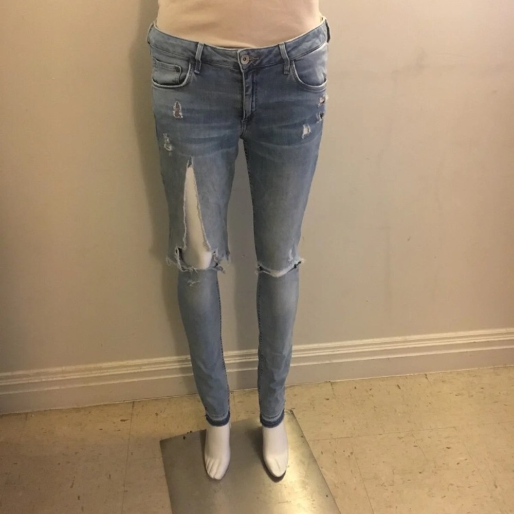 H&M distressed skinny jeans 33x32